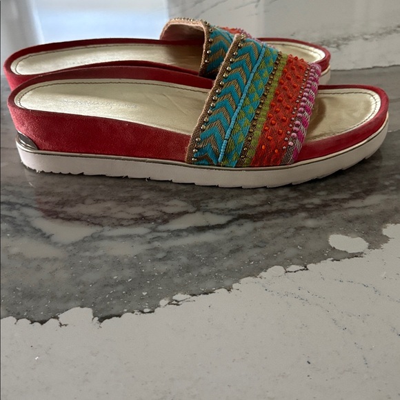 Donald Pliner shoes - Picture 2 of 5